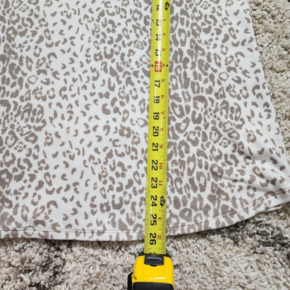 NWOT Ces Femme Leopard Animal Print Ruffled Sleeve Top - Picture 6 of 6